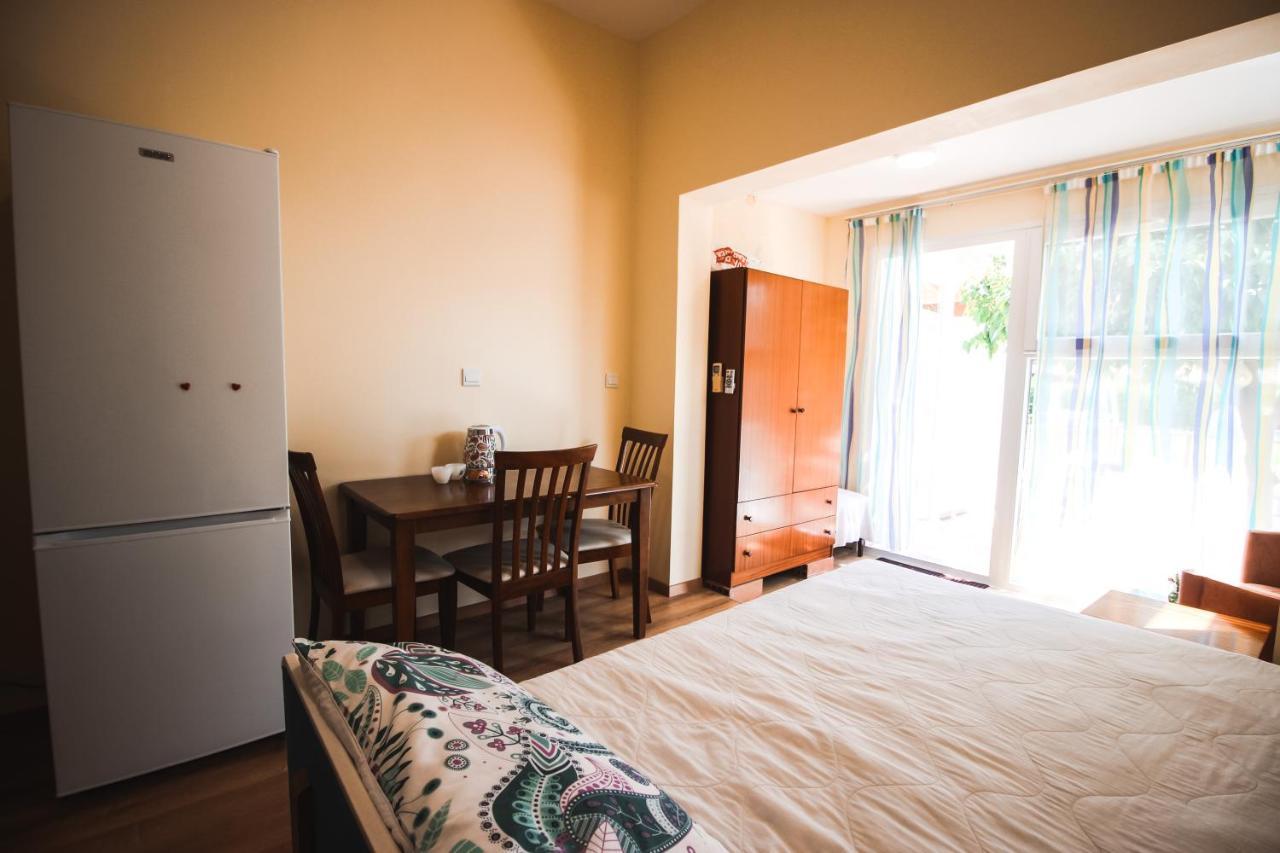 Moon-Light Studio Hotel Larnaca Exterior foto